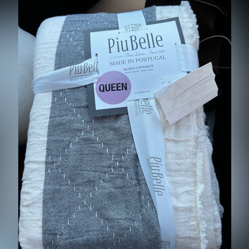 Piu Belle Queen Coverlet Fine Linens